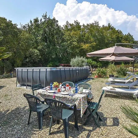 3 Bedroom Pet Friendly In *