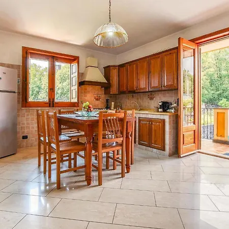 3 Bedroom Pet Friendly In * Santa Venerina