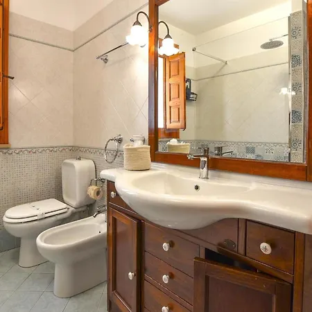 Holiday home 3 Bedroom Pet Friendly In Santa Venerina