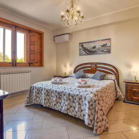 3 Bedroom Pet Friendly In