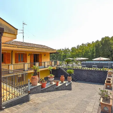 3 Bedroom Pet Friendly In