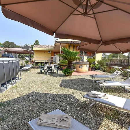 3 Bedroom Pet Friendly In Holiday home Santa Venerina