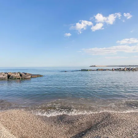 3 Bedroom Pet Friendly In Holiday home *